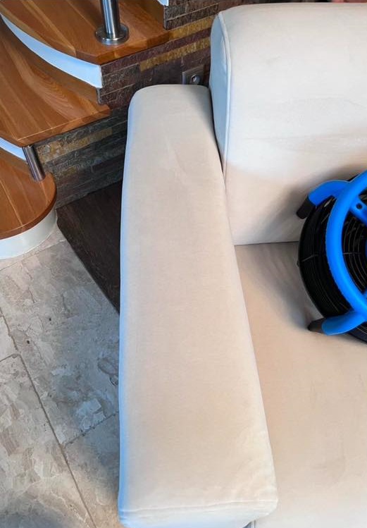 Sprzątanie Iława, Susz, Kwidzyn, Zdjęcie czystego fotela po skorzystaniu z usługi Global Clean